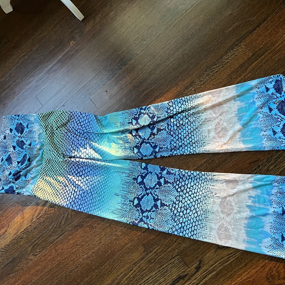 Women’s wide leg pants